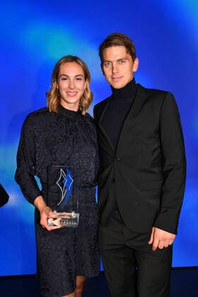 Alexandra Burghardt with company Award of the Bavarian Sports Award 2022 Honor, award, prize BMW World Munich 22 October 2022