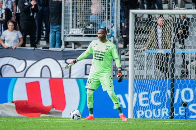 Steve Mandanda (Stade Rennais) FOOTBALL : Angers SCO vs Stade Rennais - Ligue 1 - Journee 12 - 23 10 2022 BaptisteAutissier Panoramic 