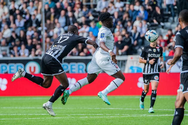Arnaud Kalimuendo (Stade Rennais) Ibrahim Amadou (ANGERS SCO) FOOTBALL : Angers SCO vs Stade Rennais - Ligue 1 - Journee 12 - 23 10 2022 BaptisteAutissier Panoramic 