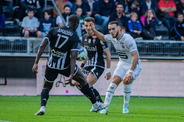 Amine Gouiri (Stade Rennais) FOOTBALL : Angers SCO vs Stade Rennais - Ligue 1 - Journee 12 - 23 10 2022 BaptisteAutissier Panoramic 