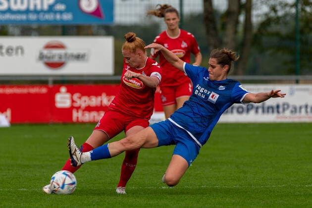 On the ball Laura Vogt 1 FC Koeln U20, 08 Shai Perl SC Sand, 04 greatscht around the ball GER, SC Sand vs 1 FC Koeln U20, Football, 2 Womens Bundesliga, Matchday 6, Season 2022 2023, 23 10 2022 GER, SC Sand vs 1 FC Koeln U20, Football, 2 Womens Bundesliga, Matchday 6, Season 2022 2023, 23 10 2022 Willstaett Sand Copyright: xEibner-Pressefoto ThomasxHeßx EPS_EER