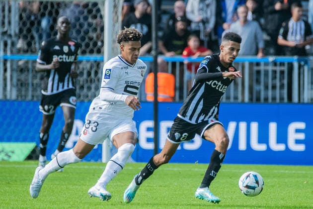 Desire Doue (Stade Rennais) Azz-Eddine Ounahi (Angers SCO) FOOTBALL : Angers SCO vs Stade Rennais - Ligue 1 - Journee 12 - 23 10 2022 BaptisteAutissier Panoramic 