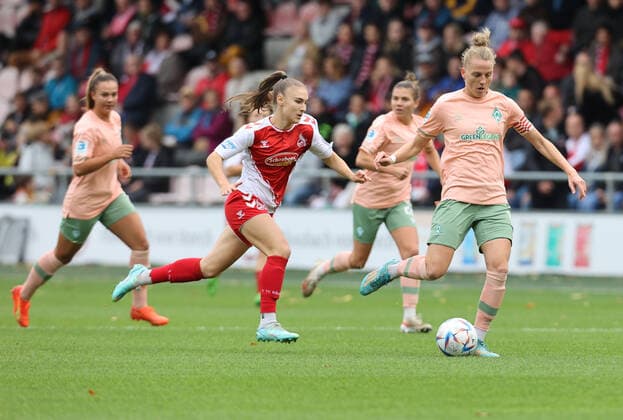 Alena Bienz Cologne , Lina Hausicke Werder , 1 FC Cologne SV Werder Bremen, Flyeralarm Frauen Bundesliga, 5 Spieltag, Cologne, Germany, 23 10 2022,