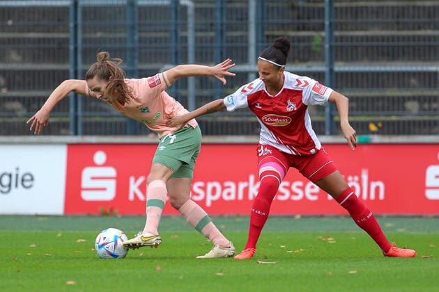 f l Michaela Brandenburg SV Werder Bremen, 14 and Genessee Puntigam 1 FC Köln, 13 in duel, duel, dynamic, action, game scene, THE DFB DIRECTIVES PROHIBIT ANY USE OF PHOTOGRAPHS AS IMAGE SEQUENCES AND OR QUASI VIDEO , 23 10 2022, Cologne Germany , Football, Flyeralarm Frauen Bundesliga, 1 FC Köln SV Werder Bremen xobx