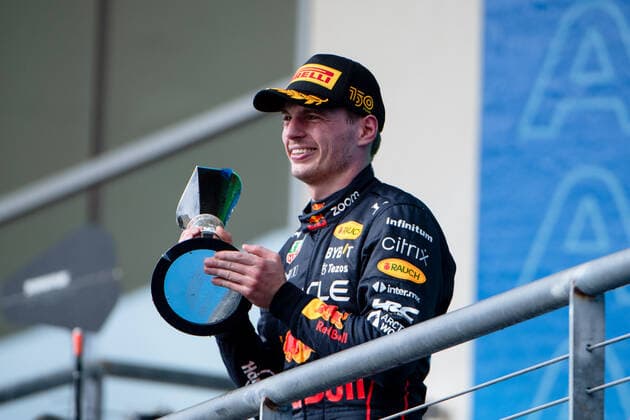 Max Verstappen NED, Oracle Red Bull Racing 1 cheers on podium for victory, USA, Formula 1 Grand Prix of the USA, Circuit of the Americas Austin, race, 23 10 2022 USA, Formula 1 Grand Prix of the USA, Circuit of the Americas Austin, race, 23 10 2022 Austin Copyright: xEibner Memmlerx EP_MMR