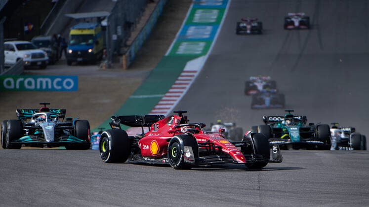 Charles Leclerc MCO, Scuderia Ferrari 16 ahead of George Russell UK, Mercedes AMG Petronas F1 Team 63 , Lance Stroll CAN, Aston Martin Aramco Cognizant F1 Team 18 , USA, Formula 1 Grand Prix of the USA, Circuit of the Americas Austin, race, 23 10 2022 USA, Formula 1 Grand Prix of the USA, Circuit of the Americas Austin, race, 23 10 2022 Austin Copyright: xEibner Memmlerx EP_MMR
