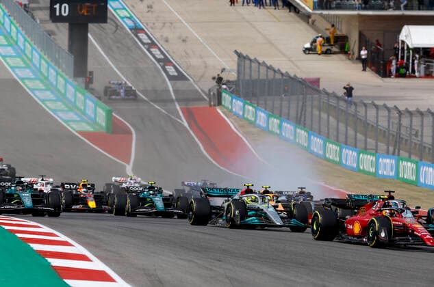 Start, 55 Carlos Sainz ESP, Scuderia Ferrari , 44 Lewis Hamilton GBR, Mercedes AMG Petronas F1 Team , F1 Grand Prix of USA at Circuit of The Americas on October 23, 2022 in Austin, United States of America Photo by HOCH ZWEI Austin United States of America