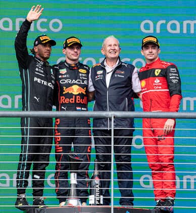 October 23, 2022, Austin, Texas, U.S: From Left to right 44 Mercedes AMG Petronas F1 DRIVER LEWIS HAMILTON, 1 Red Bull Racing Limited MAX VERSTAPPEN Dr. HELMUT MARCO and 16 Scuderia Ferrari Driver CHARLES LECLERC Celebrating on the podium. Austin USA - ZUMAm147 20221023_zap_m147_006 Copyright: xHossxMcBainx