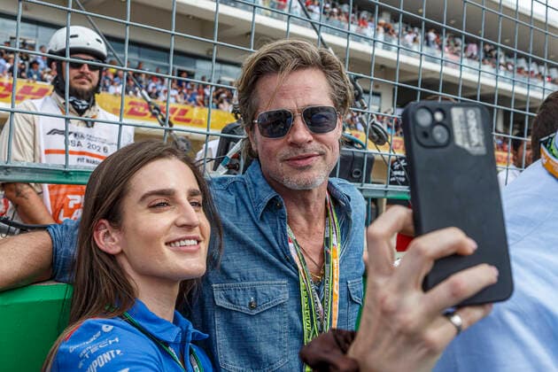 AUSTIN, TX - OCTOBER 23: Brad Pitt takes a selfie with Alex Thomson of the Alpine team on the grid before the F1 United States Grand Prix held October 23, 2022 at the Circuit of the Americas in Austin, TX. (Photo by Allan Hamilton Icon Sportswire) AUTO: OCT 23 F1 US Grand Prix Icon221023311