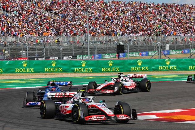 47 SCHUMACHER Mick (ger), Haas F1 Team VF-22 Ferrari, action 31 OCON Esteban (fra), Alpine F1 Team A522, action 20 MAGNUSSEN Kevin (den), Haas F1 Team VF-22 Ferrari, action during the Formula 1 Aramco United States Grand Prix 2022, 19th round of the 2022 FIA Formula One World Championship, WM, Weltmeisterschaft from October 21 to 23, 2022 on the Circuit of the Americas, in Austin, Texas - F1 - UNITED STATES GRAND PRIX 2022 - RACE DPPI Panoramic 00122044_1Q0A2919