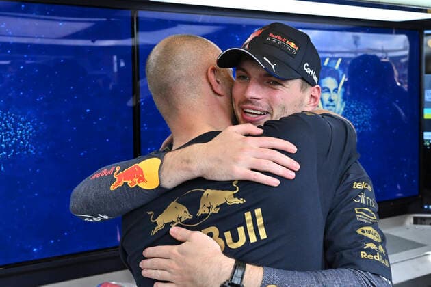 1 Max Verstappen NLD, Oracle Red Bull Racing and Oracle Red Bull Racing Team celebrates winning the 2022 World Constructors Championship, F1 Grand Prix of USA at Circuit of The Americas on October 23, 2022 in Austin, United States of America Photo by HOCH ZWEI Austin United States of America