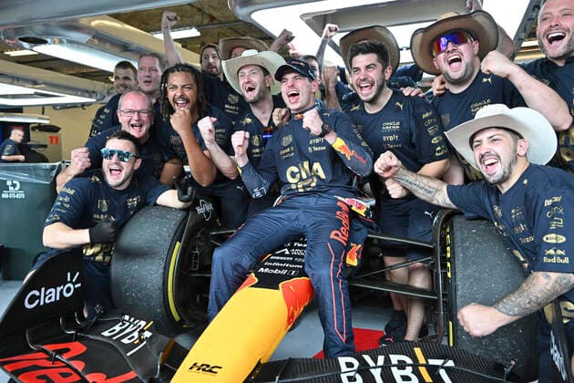 1 Max Verstappen NLD, Oracle Red Bull Racing and Oracle Red Bull Racing Team celebrates winning the 2022 World Constructors Championship, F1 Grand Prix of USA at Circuit of The Americas on October 23, 2022 in Austin, United States of America Photo by HOCH ZWEI Austin United States of America