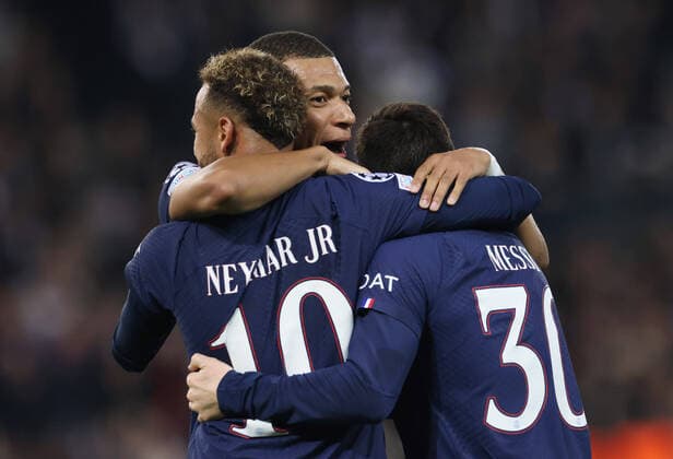 Sport Bilder des Tages (221026) -- PARIS, Oct. 26, 2022 -- Paris Saint-Germain s Neymar (L), Lionel Messi (R) and Kylian Mbappe celebrate scoring during the UEFA Champions League Group H soccer match between Paris Saint-Germain and Maccabi Haifa FC at the Parc des Princes in Paris, France, Oct. 25, 2022. ) (SP)FRANCE-PARIS-FOOTBALL-UEFA CHAMPIONS LEAGUE-GROUP H-PSG VS MACCABI HAIFA FC GaoxJing 