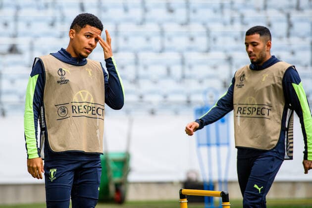 221026 Romain Gall and Sergio Pena during a training session with Malmö FF on October 26, 2022 in Malmö Photo Ludvig Thunman BILDBYRAN code LT LT0431 football football soccer fotball uefa europa league training practice training malmö ff bbeng,  Copyright: LUDVIGxTHUNMAN BB221026LT006