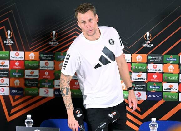Head coach Toni Koskela of HJK during press conference, PK, Pressekonferenz day before the UEFA Europa League Group C football match against Italian AS Roma, pictured in Helsinki, Finland, on October 26, 2022. Helsinki Finland LKLAPJ20221026130234C471  Copyright: xJussixNukarix LKLAPJ20221026130234C471