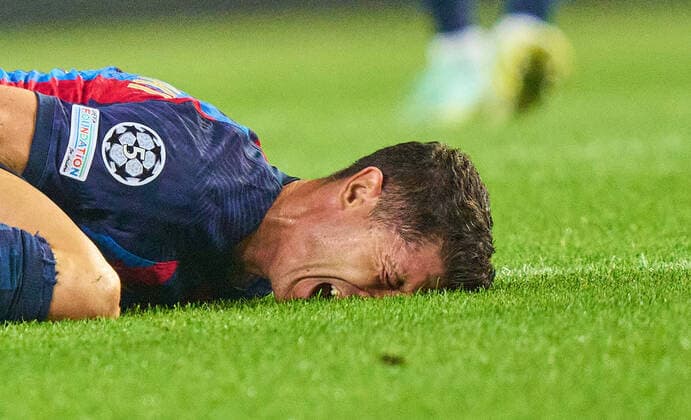 Sport Themen der Woche KW43 Sport Bilder des Tages Robert Lewandowski, Barca 9 sad in the match FC Barcelona, Barca - FC BAYERN MUENCHEN of football UEFA Champions League, group stage, group C, match day, in season 2022 2023 on Oct 26, 2022 in Barcelona, Spain. Gruppenphase, FCB, München.