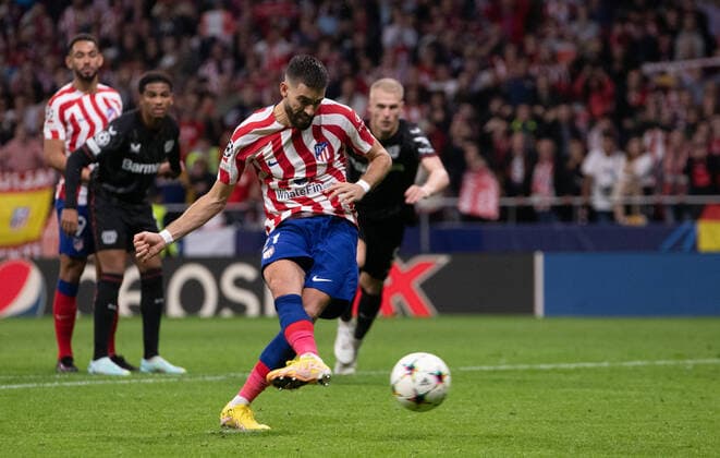 2022 2023 Champions League Atletico de Madrid vs Bayer Leverkusen Oct 26th 26th October 2022 Stadium Civitas Metropolitano, Madrid, Champions League, Atletico de Madrid vs Bayer 04 Leverkusen Carrasco fails the Decisive penalty Copyright: xJorgexRopero xActionxPlusxImagesx