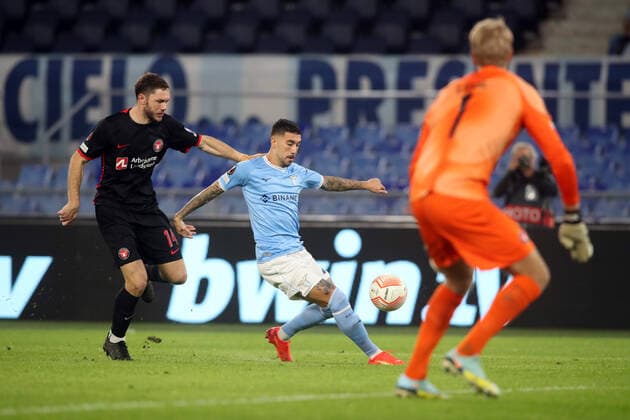 Rome, Italy 27.10.2022: Dalsgaard of Midtjylland, Zaccagni of Lazio In action during the Uefa Europe League 2022-2023 , Group F - SS matchday 5, football match between SS Lazio vs FC Midtjylland at Olympic Stadium in Rome, Italy.  Copyright: xmarcoxiacobuccix xipa-agency.netx xmarcoxiacobuccix 0