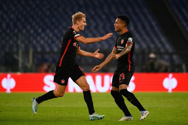 October 27, 2022, Rome, Italy: Gustav Isaksen (FC Midtjylland) and Paulinho (FC Midtjylland) celebrates after scoring the goal 0-1 during the UEFA Europa League 2022-2023 football match between SS Lazio and FC Midtjylland at The Olympic Stadium in Rome on 27 October 2022. football Europa League match - SS Lazio vs FC Midtjylland, Rome, Italy  - ZUMAl164 20221027_zsa_l164_002 Copyright: xFabrizioxCorradettix