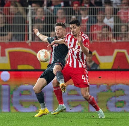 Football, Men, Season 2022 2023, Europa League Group Stage, Group D, Matchday 5 , 1 FC Union Berlin SC Braga, v l Vitor Oliveira SC Braga , Diogo Leite 1 FC Union Berlin , 27 10 2022, Copyright: xSebastianxRäppold MatthiasxKochx