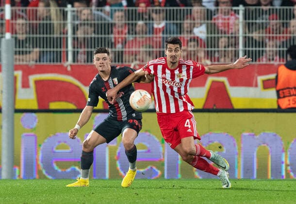 Football, Men, Season 2022 2023, Europa League Group Stage, Group D, Matchday 5 , 1 FC Union Berlin SC Braga, v l Vitor Oliveira SC Braga , Diogo Leite 1 FC Union Berlin , 27 10 2022, Copyright: xSebastianxRäppold MatthiasxKochx