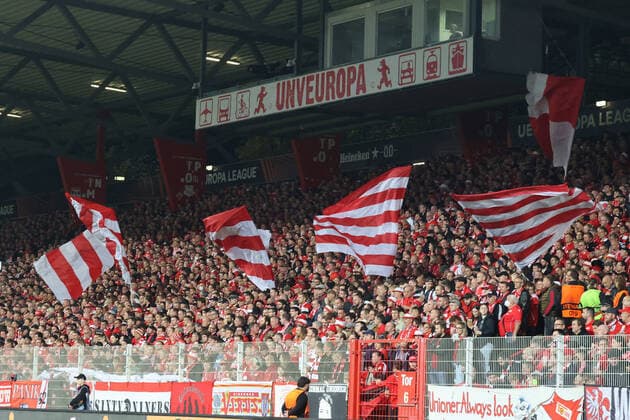 DEU, Europa League, 1 FC Union vs SC Braga, 27 10 2022, Stadion Alte Foersterei, Berlin, DEU, Europa League, 1 FC Union vs SC Braga, in picture 1 FC Union fans DFL regulations prohibit any use of Photographs as image sequences and or quasi video Foto Juergen Engler nordphoto GmbH JuergenxEngler nph00076