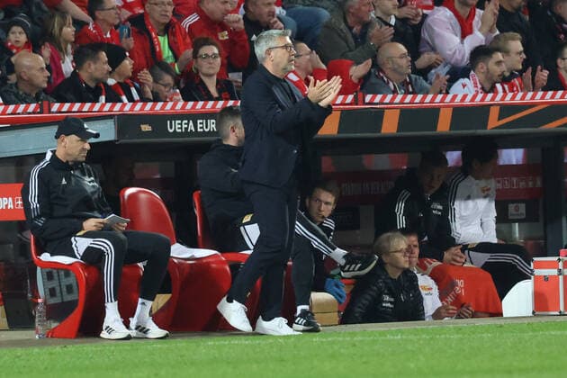 DEU, Europa League, 1 FC Union vs SC Braga, 27 10 2022, Stadion Alte Foersterei, Berlin, DEU, Europa League, 1 FC Union vs SC Braga, in picture Head Coach Urs Fischer 1 FC Union Berlin DFL regulations prohibit any use of Photographs as image sequences and or quasi video Foto Juergen Engler nordphoto GmbH JuergenxEngler nph00076