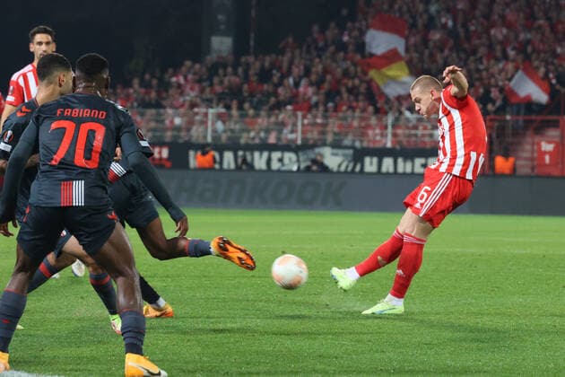 DEU, Europa League, 1 FC Union vs SC Braga, 27 10 2022, Stadion Alte Foersterei, Berlin, DEU, Europa League, 1 FC Union vs SC Braga, in picture Julian Ryerson 1 FC Union Berlin 6 DFL regulations prohibit any use of Photographs as image sequences and or quasi video Foto Juergen Engler nordphoto GmbH JuergenxEngler nph00076