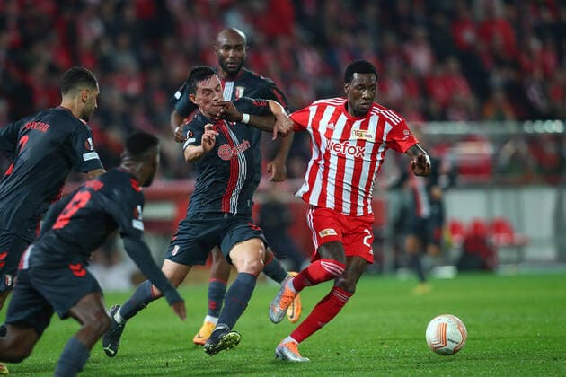 27 10 2022, xtgx, football UEFA Europa League, 1 FC Union Berlin Sporting Braga emspor, v l Andre Castro Braga, 88 , Sheraldo Becker Union Berlin, 27 duel, duel, fight, tackle DFL DFB REGULATES PROHIBIT ANY USE OF PHOTOGRAPHS as IMAGE SEQUENCES and or QUASI VIDEO Berlin