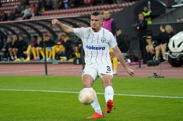 Photo Manuel Geisser 27 10 2022 football men season 2022 2023 UEFA Europa League FC Zuerich FK Bodoe Glimt image Adrian Guerrero with new hairstyle FC Zuerich action single image