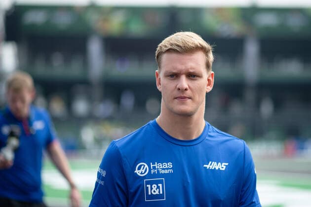 Mick Schumacher GER, Haas F1 Team 47 at the Trackwalk, MEX, Formula 1 Grand Prix of Mexico, Autodromo Hermanos Rodriguez Mexico City, Mediaday, 27 10 2022 MEX, Formula 1 Grand Prix of Mexico, Autodromo Hermanos Rodriguez Mexico City, Mediaday, 27 10 2022 Mexico City Copyright: xEibner Memmlerx EP_MMR