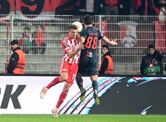 Football, Men, Season 2022 2023, Europa League Group D, Matchday 5 1 FC Union Berlin SC Sporting Braga, v l Janik Haberer 1 FC Union Berlin , Andre Castro SC Sporting Braga , 27 10 2022, Copyright: xMatthiasxKochx