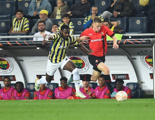 Bright Osayi Samuel (L) of Fenerbahce and of Stade Rennes during the UEFA Europa League group B match between Fenerbahce and Stade Rennes at Ulker Sukru Saracoglu Stadium in Istanbul, Turkey on October 27, 2022. ( Photo by Seskimphoto ) 