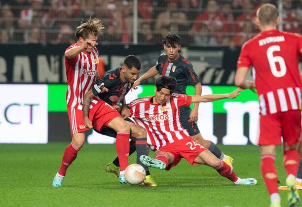Football, Men, Season 2022 2023, Europa League Group Stage, Group D, Matchday 5 , 1 FC Union Berlin SC Braga, v l Kevin Behrens 1 FC Union Berlin , Vitor Tormena SC Braga , Genki Haraguchi 1 FC Union Berlin , Rodrigo Gomes SC Braga , Julian Ryerson 1 FC Union Berlin , 27 10 2022, Copyright: xSebastianxRäppold MatthiasxKochx