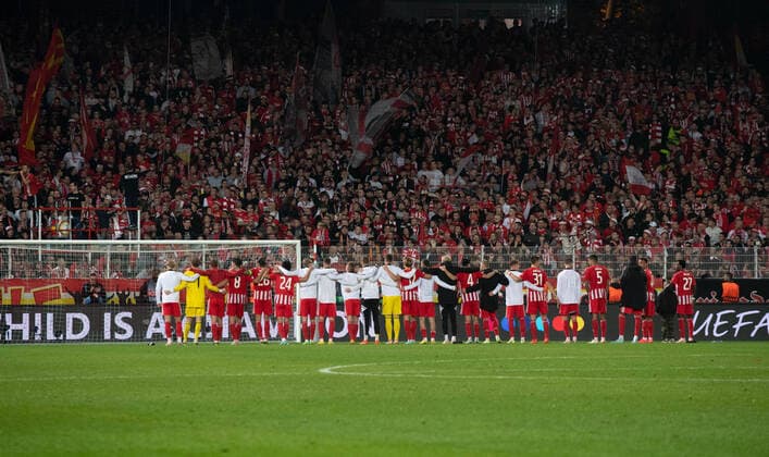 Football, men, season 2022 2023, Europa League group stage, Group D, Matchday 5 , 1 FC Union Berlin SC Braga, Union, cheering after the final whistle, 27 10 2022, Copyright: xSebastianxRäppold MatthiasxKochx