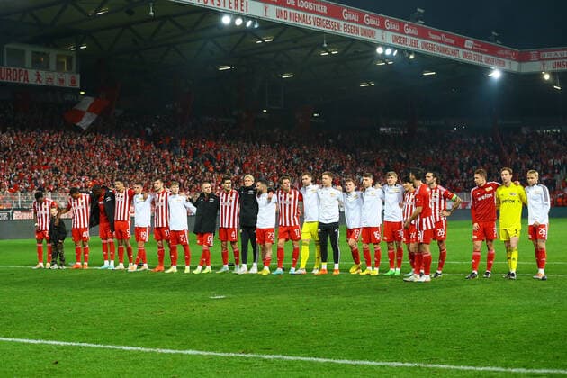 27 10 2022, xtgx, football UEFA Europa League, 1 FC Union Berlin Sporting Braga emspor, v l Union cheering about the victory, cheering after the end of the game DFL DFB REGULATES PROHIBIT ANY USE OF PHOTOGRAPHS as IMAGE SEQUENCES and or QUASI VIDEO Berlin