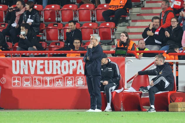 DEU, Europa League, 1 FC Union vs SC Braga, 27 10 2022, Stadion Alte Foersterei, Berlin, DEU, Europa League, 1 FC Union vs SC Braga, in picture Head Coach Head Coach Urs Fischer 1 FC Union Berlin , Co Coach Markus Hoffmann 1 FC Union Berlin , Co Coach Sebastian Boenig 1 FC Union Berlin DFL regulations prohibit any use of Photographs as image sequences and or quasi video Foto Juergen Engler nordphoto GmbH JuergenxEngler nph00076
