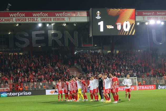 DEU, Europa League, 1 FC Union vs SC Braga, 27 10 2022, Stadion Alte Foersterei, Berlin, DEU, Europa League, 1 FC Union vs SC Braga, in picture Unioner Spielerkreis DFL regulations prohibit any use of Photographs as image sequences and or quasi video Foto Juergen Engler nordphoto GmbH JuergenxEngler nph00076
