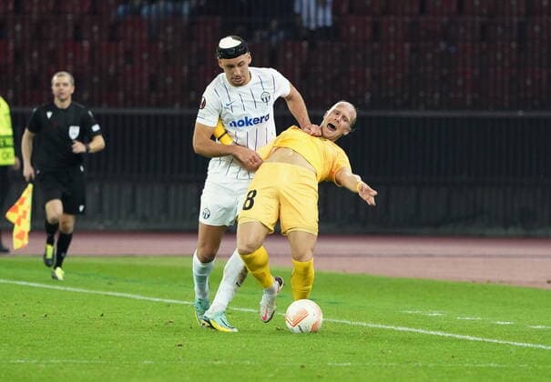 Photo Manuel Geisser 27 10 2022 football men season 2022 2023 UEFA Europa League FC Zuerich FK Bodoe Glimt 2 1 picture Nikola Katic FC Zuerich against 18 Brede Moe FK Bodoe Glimt r action duel