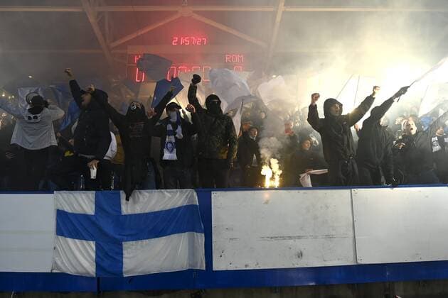 Fans of HJK Helsinki before the football UEFA Europa League Group C match HJK vs. AS Roma in Helsinki, Finland on Thursday, 27th Oct., 2022. Helsinki Finland LKFTJK20221027215921OLJF  Copyright: xEmmixKorhonenx LKFTJK20221027215921OLJF