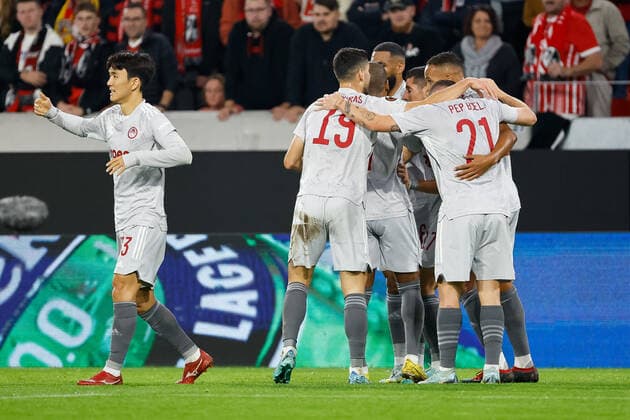 Goal celebration Olympiacos FC at 0 1 by Youssef El Arabi Olympiacos FC, 11 , GER, SC Freiburg vs Olympiacos FC, Football, UEFA Europa League, Matchday 5, Group Stage, 27 10 2022 GER, SC Freiburg vs Olympiacos FC, Football, UEFA Europa League, Matchday 5, Group Stage, 27 10 2022 Freiburg im Breisgau Copyright: xEibner-Pressefoto GrantxHubbsx EP_GHS