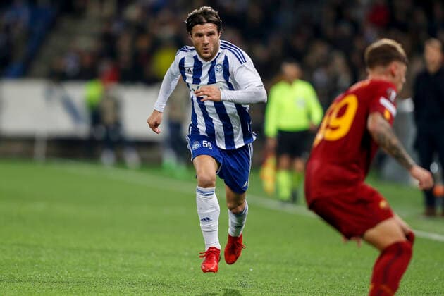 Perparim Hetemaj 56 of HJK, Nicola Zalewski 59, Roma during the UEFA Europa League football Group C match between HJK Helsinki - As Roma at the Bolt Arena on October 27. 2022 in Helsinki, Finland. (Kalle Parkkinen Newspix24)  Copyright: xKallexParkkinenx np24_KPC6467