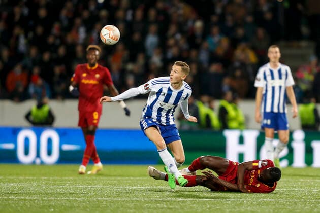 Santeri Hostikka 7 of HJK, Mohamed Camara 20, Roma during the UEFA Europa League football Group C match between HJK Helsinki - As Roma at the Bolt Arena on October 27. 2022 in Helsinki, Finland. (Kalle Parkkinen Newspix24)  Copyright: xKallexParkkinenx np24_KPC6420
