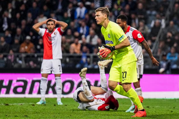 UEFA Europa League: SK Sturm Graz v Feyenoord Graz - Strum Graz goalkeeper Jorg Siebenhandl during the match between SK Sturm Graz v Feyenoord at Stadion Graz-Liebenau on 27 October 2022 in Graz, Austria. Copyright: xYannickxVerhoevenx
