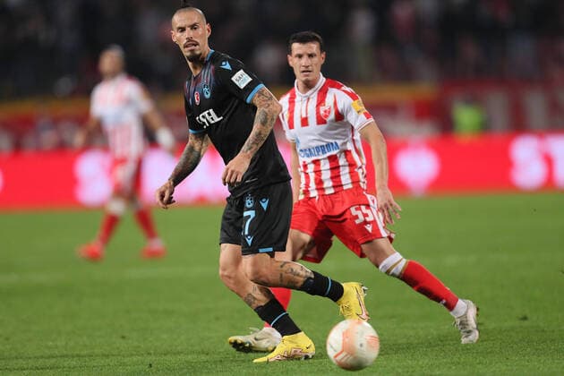 CRVENA ZVEZDA vs TRABZONSPOR MAREK HAMSIK vs SLAVOLJUB SRNIC football Crvena zvezda against Trabzonspor UEFA Europa league, Rajko Mitic stadium, Belgrade, 27.10.2022 Foto: FOOTBALL, UEFA EUROPA LEAGUE, CRVENA ZVEZDA, RED STAR, TRABZONSPOR Belgrade Rajko Mitic stadium Serbia Copyright: xMarkoxMetlas xMNxPressx