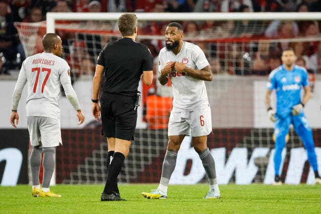 Referees Kristo Tohver and Yann M Vila Olympiacos FC, 06 , GER, SC Freiburg vs Olympiacos FC, Football, UEFA Europa League, Matchday 5, Group Stage, 27 10 2022 GER, SC Freiburg vs Olympiacos FC, Football, UEFA Europa League, Matchday 5, Group Stage, 27 10 2022 Freiburg im Breisgau, Germany Copyright: xEibner-Pressefoto GrantxHubbsx EP_GHS