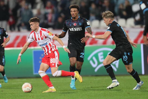 CRVENA ZVEZDA vs TRABZONSPOR STEFAN MITROVIC vs JEAN PHILIPPE GBAMIN and JENS STRYGER LARSEN football Crvena zvezda against Trabzonspor UEFA Europa league, Rajko Mitic stadium, Belgrade, 27.10.2022 Foto: FOOTBALL, UEFA EUROPA LEAGUE, CRVENA ZVEZDA, RED STAR, TRABZONSPOR Belgrade Rajko Mitic stadium Serbia Copyright: xMarkoxMetlas xMNxPressx