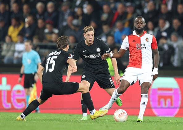 SOCCER - UEFA EL, Sturm vs Feyenoord GRAZ,AUSTRIA,27.OCT.22 - SOCCER - UEFA Europa League, group stage, SK Sturm Graz vs Feyenoord Rotterdam. Image shows William Boeving, Alexander Prass (Sturm) and Lutsharel Geertuida (Feyenoord).  GEPAxpictures xChrisxBauer
