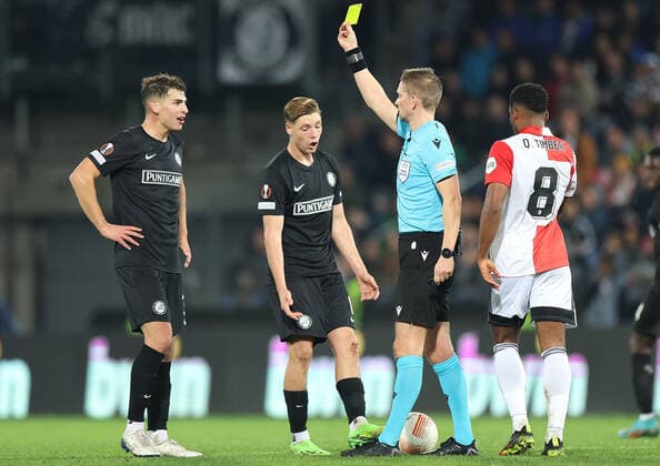 SOCCER - UEFA EL, Sturm vs Feyenoord GRAZ,AUSTRIA,27.OCT.22 - SOCCER - UEFA Europa League, group stage, SK Sturm Graz vs Feyenoord Rotterdam. Image shows Ivan Ljubic, Alexander Prass (Sturm) and referee Espen Eskas (NOR).  GEPAxpictures xChrisxBauer