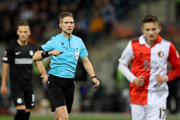SOCCER - UEFA EL, Sturm vs Feyenoord GRAZ,AUSTRIA,27.OCT.22 - SOCCER - UEFA Europa League, group stage, SK Sturm Graz vs Feyenoord Rotterdam. Image shows referee Espen Eskas (NOR).  GEPAxpictures xHansxOberlaender